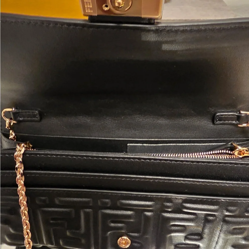 New Fendi baguette, Continental wallet with chain - Picture 5 of 7